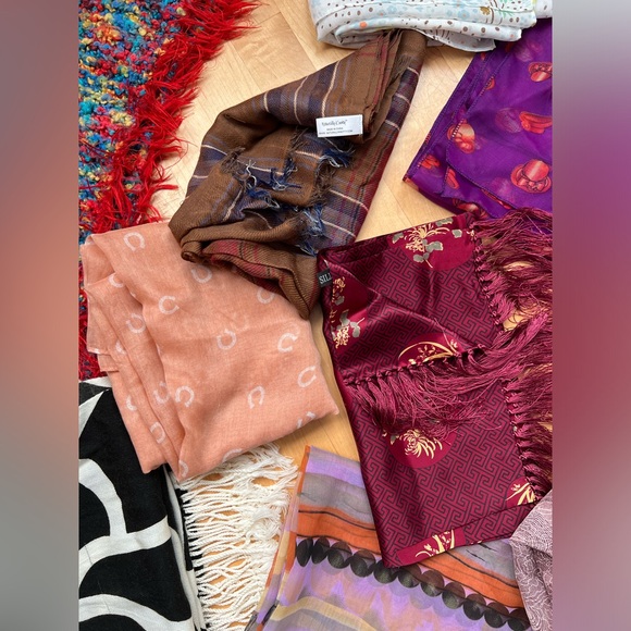 1️⃣2️⃣Lot of 12 Random Scarves-Varying Colors/Sizes/Brands/ Materials/Conditions - Picture 8 of 17